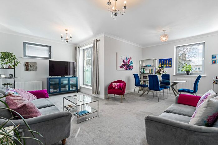 2 Bedroom Flat For Sale In Pittville Circus Road, Cheltenham, GL52