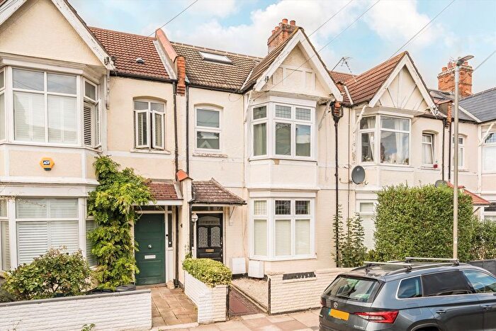 3 Bedroom Flat For Sale In Ribblesdale Road, Furzedown, SW16