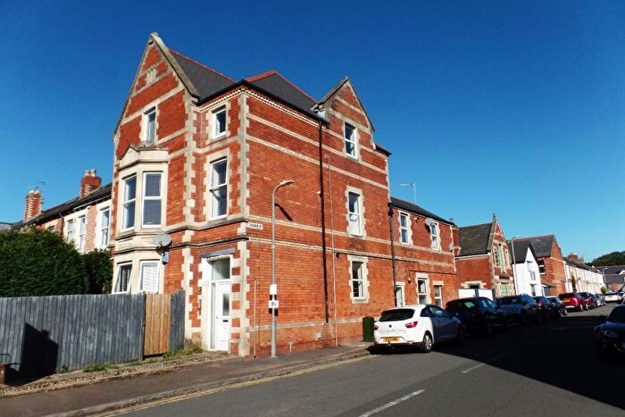 1 Bedroom Flat To Rent In Top Floor Flat, Cowbridge Road East, Cardiff, CF5