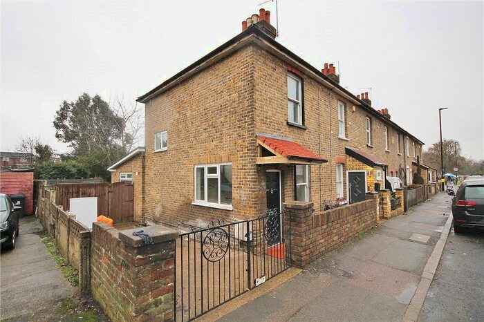 2 Bedroom End Of Terrace House To Rent In Wood End Lane, Northolt UB5