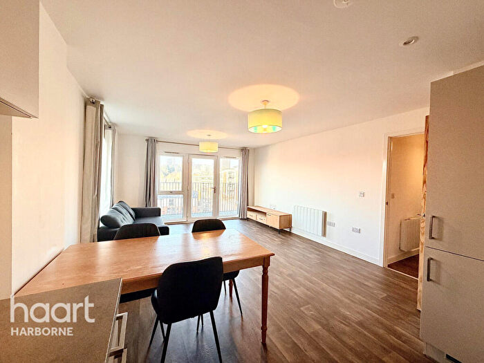 2 Bedroom Apartment To Rent In Hamilton Apartments, Birmingham, B15