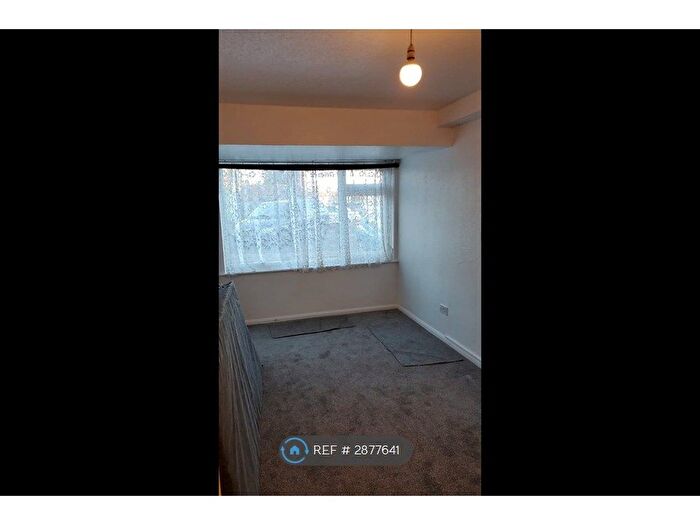 Studio To Rent In London, London, E18