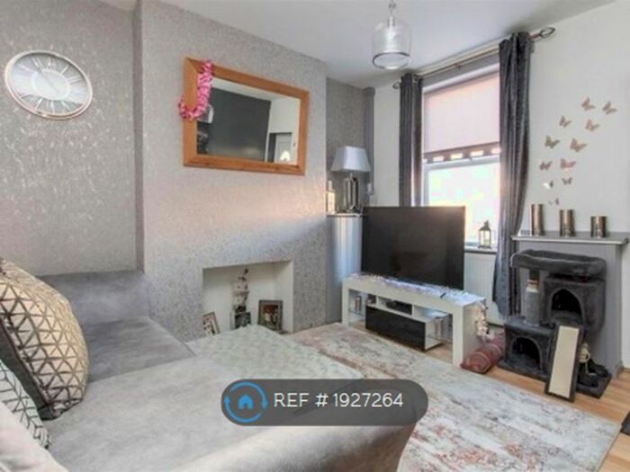 2 Bedroom Terraced House To Rent In Gordon Road, Thorneywood, Nottingham, NG3