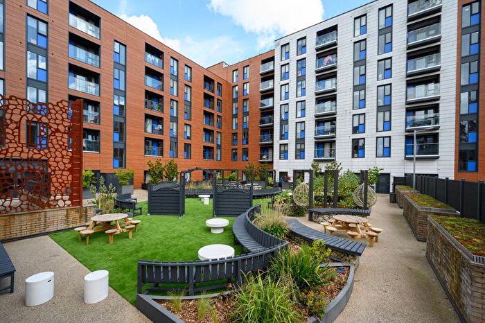 1 Bedroom Flat To Rent In Bernard Street, Ocean Village, SO14
