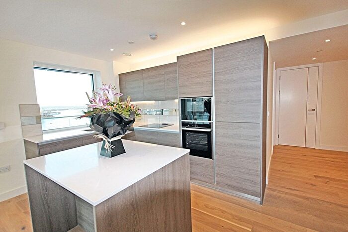 2 Bedroom Flat To Rent In Duke Of Wellington Avenue, Hampton Apartments, SE18