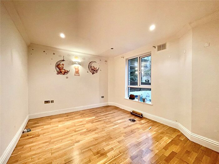 1 Bedroom Flat To Rent In Queens Walk, Ealing, W5