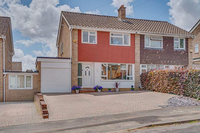 3 Bedroom Semi-Detached House For Sale In Beresford Road, Chandler's Ford, SO53