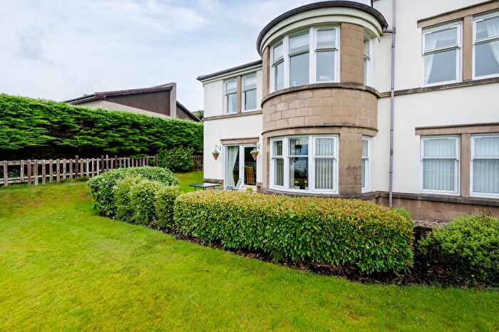 3 Bedroom Flat For Sale In Cloch Road, Gourock, PA19