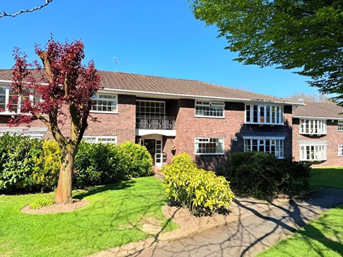 2 Bedroom Flat For Sale In Ladybrook Road, Bramhall, SK7