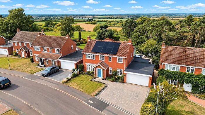 4 Bedroom Detached House For Sale In Warden Hill, Everton, SG19