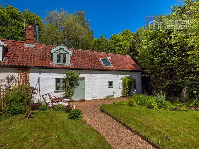 2 Bedroom Cottage For Sale In Pettywell, Reepham, NR10