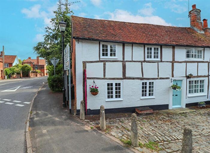 2 Bedroom House For Sale In West Street, Odiham, Hook, RG29