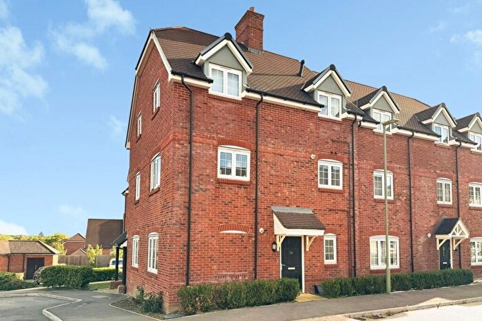 1 Bedroom Flat For Sale In Runnymede Drive, Odiham, Hook, Hampshire, RG29