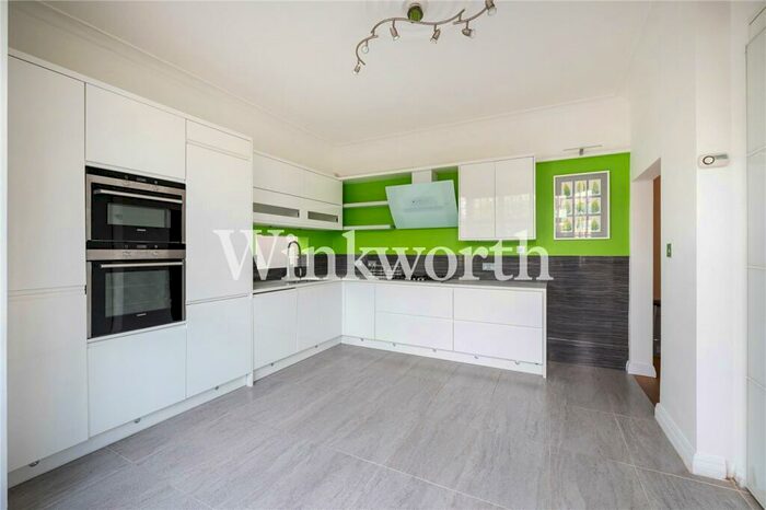2 Bedroom Apartment To Rent In Woodstock Road, London, NW11