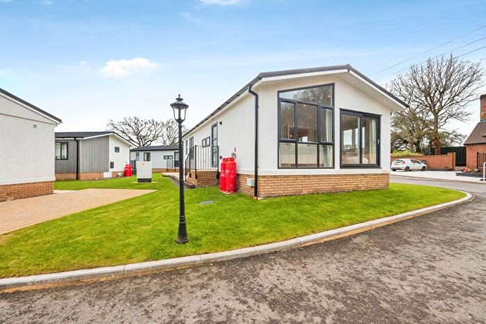 2 Bedroom Park Home For Sale In Rye Hill, Bere Regis, Wareham, BH20