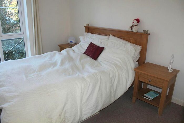 1 Bedroom Property To Rent In Cranleigh House, Westwood Road, Southampton, SO17