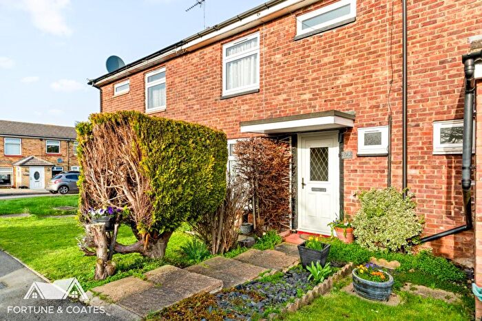 3 Bedroom Terraced House For Sale In Hollyfield, Harlow, CM19