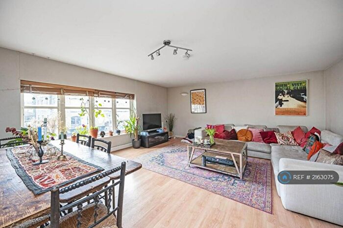 3 Bedroom Flat To Rent In Prince Edward Road, London, E9