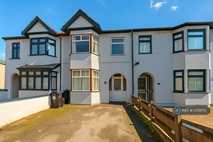 3 Bedroom Terraced House To Rent In Meads Lane, Ilford, IG3