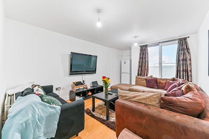 2 Bedroom Flat For Sale In London Road, Croydon, CR0