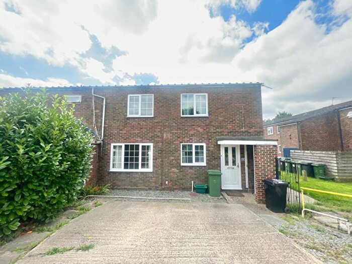 4 Bedroom House To Rent In Bermuda Close, Basingstoke, RG24