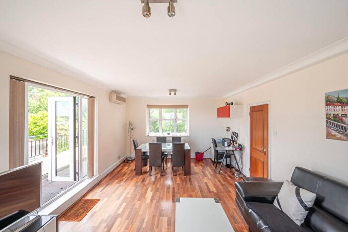 3 Bedroom Flat For Sale In West Heath Road, Hampstead, London, NW3