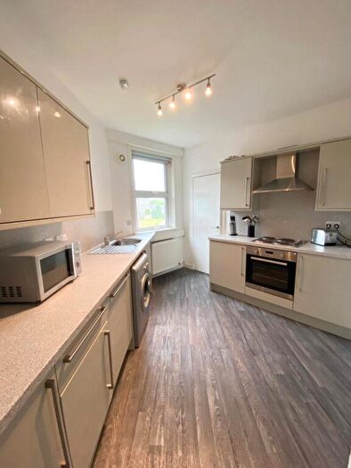 3 Bedroom Flat To Rent In Morgan Place, Baxter Park, Dundee, DD4