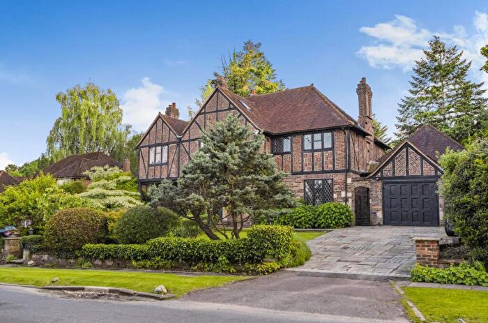 5 Bedroom Detached House For Sale In Pine Grove, Totteridge, N20