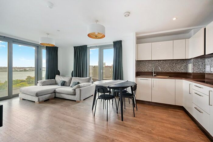 2 Bedroom Flat For Sale In Waterside Heights, London, E16