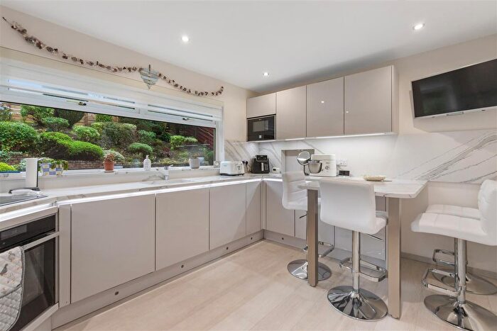 4 Bedroom Detached House For Sale In Brodick Drive, Gourock, PA19