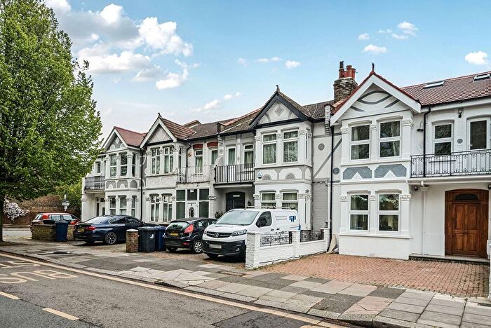 4 Bedroom Terraced House To Rent In Eastfields Road, Acton, London, W3