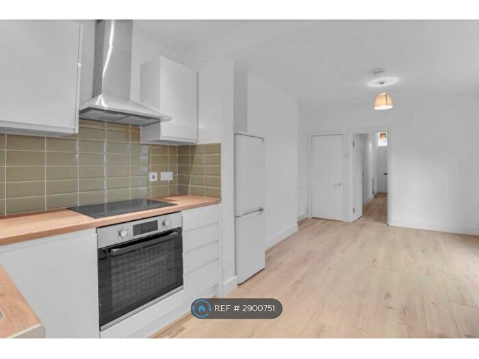 2 Bedroom Maisonette To Rent In Darlington Road, London, SE27