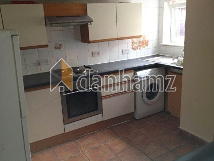 4 Bedroom Property To Rent In Royal Park Avenue, Hyde Park, Leeds, LS6