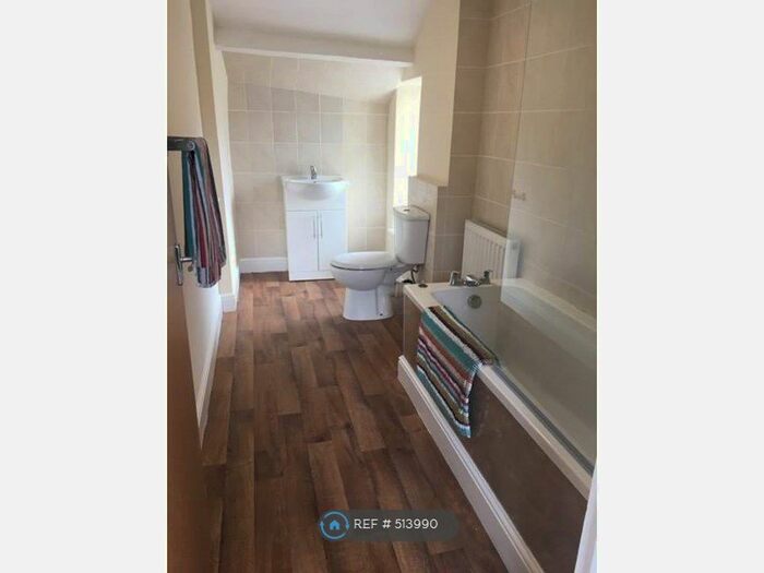 2 Bedroom Flat To Rent In Beck Lane, Brampton, CA8