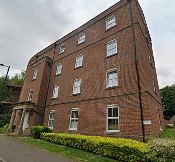2 Bedroom Flat For Sale In Rockbourne Road, Sherfield-on-Loddon, Hook, RG27