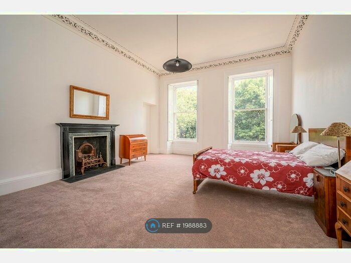 3 Bedroom Flat To Rent In Castle Terrace, Edinburgh, EH1