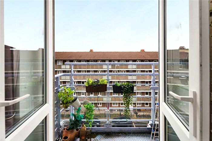 2 Bedroom Flat For Sale In Chater House, Roman Road, London, E2