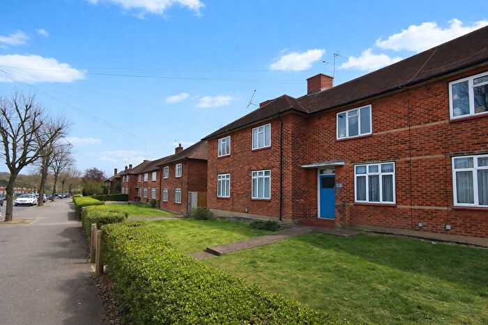 1 Bedroom Flat For Sale In Faringdon Avenue, Romford, RM3