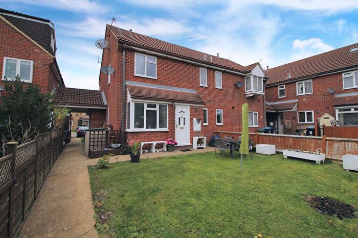 1 Bedroom End Of Terrace House To Rent In The Lawns, Hemel Hempstead, Hertfordshire, HP1