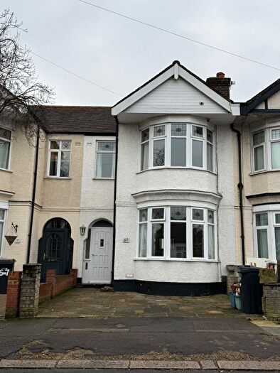 4 Bedroom Terraced House To Rent In Waterloo Road, Ilford, IG6