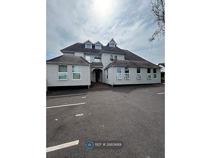 2 Bedroom Flat To Rent In Portland Avenue, Exmouth, EX8