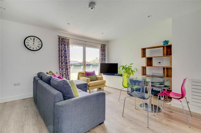 1 Bedroom Property To Rent In Clapham Road, London, SW9