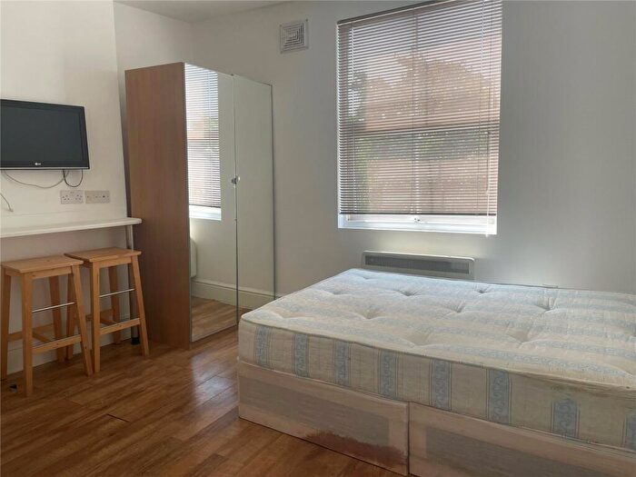 Apartment To Rent In Tufnell Park Road, Tufnell Park, London, N19