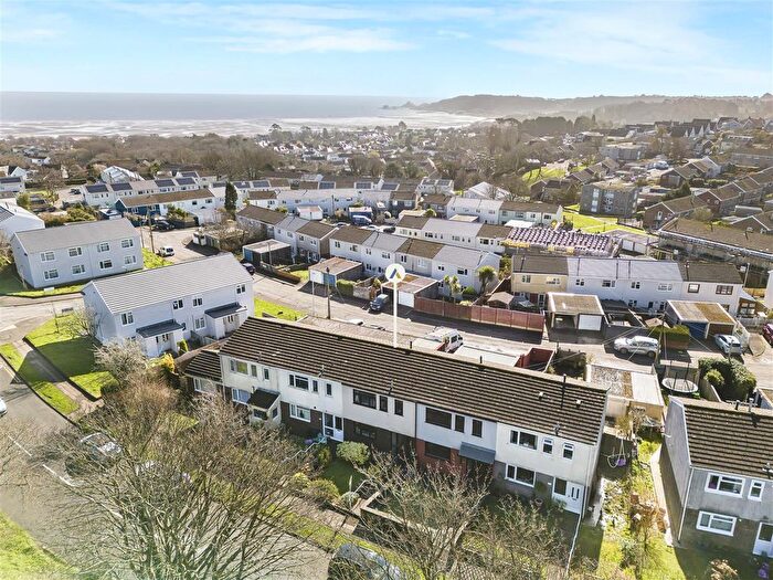 2 Bedroom Terraced House For Sale In Chestnut Avenue, West Cross, Swansea, SA3