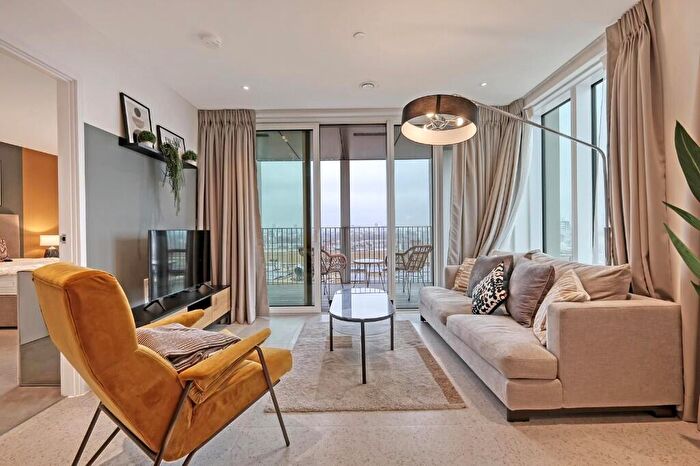 2 Bedroom Apartment To Rent In Cendal Crescent, London, E1