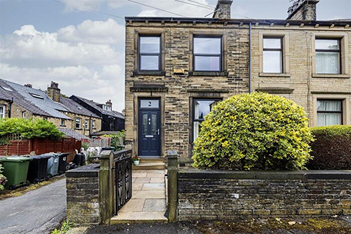 3 Bedroom End Of Terrace House For Sale In Regent Road, Edgerton, Huddersfield, HD1