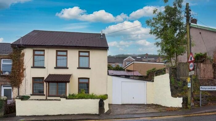 3 Bedroom Property To Rent In Llantrisant Road, Graig, Pontypridd, CF37