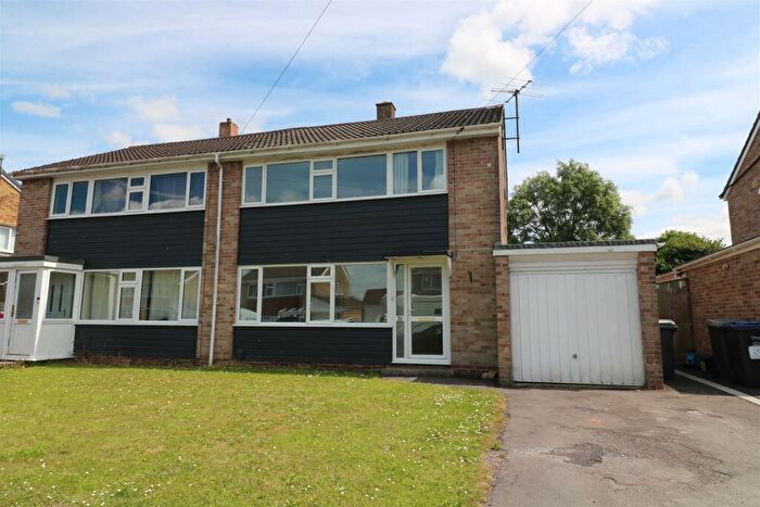 3 Bedroom Semi-Detached House For Sale In Hawkeridge Park, Westbury, BA13