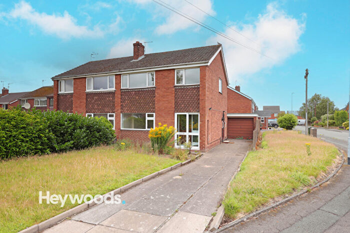 3 Bedroom Semi-Detached House To Rent In Greenock Close, Newcastle-under-Lyme, Staffordshire, ST5