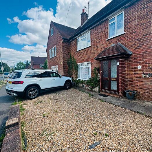 3 Bedroom Detached House To Rent In Peachey Lane, Cowley, UB8